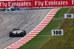 Lewis Hamilton, Mercedes AMG F1 W06 locks up under braking leading team mate Nico Rosberg, Mercedes AMG F1 W06