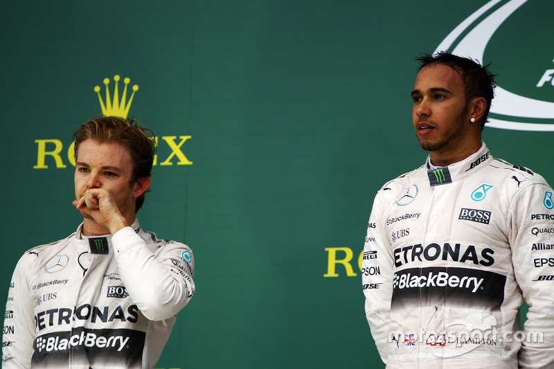 Podium: Second place Nico Rosberg, Mercedes AMG F1 and race winner and World Champion Lewis Hamilton, Mercedes AMG F1