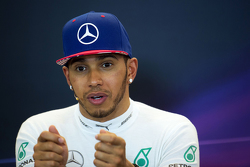1. und Weltmeister 2015: Lewis Hamilton, Mercedes AMG F1, in der FIA-PK