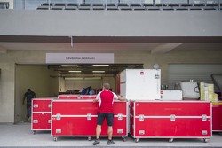 Llegada de equipo de las Escuderías al Autódromo Hermanos Rodríguez