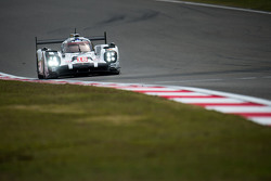 #18 Porsche Team Porsche 919 Hybrid: Romain Dumas, Neel Jani, Marc Lieb