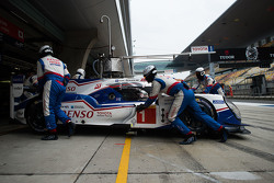 #1 Toyota Racing Toyota TS040 Hybrid: Sébastien Buemi, Anthony Davidson, Kazuki Nakajima