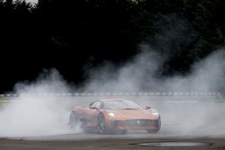 Felipe Massa al volante della Jaguar C-X75