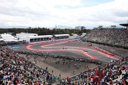 Lewis Hamilton, Mercedes AMG F1 W06 leads Valtteri Bottas, Williams FW37