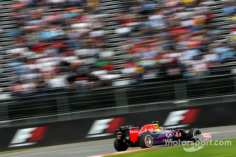 2015 год. За рулем болида Red Bull RB11 по ходу второй пятничной тренировки
