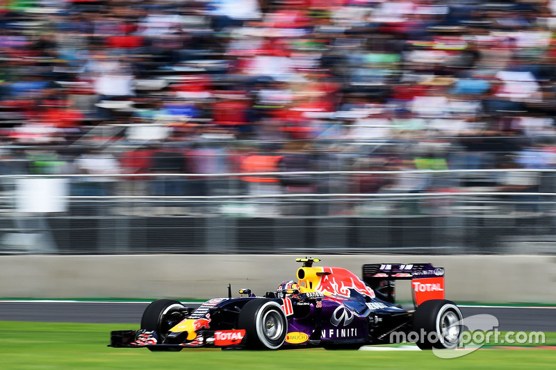 2015 год. За рулем болида Red Bull RB11 по ходу первой пятничной тренировки