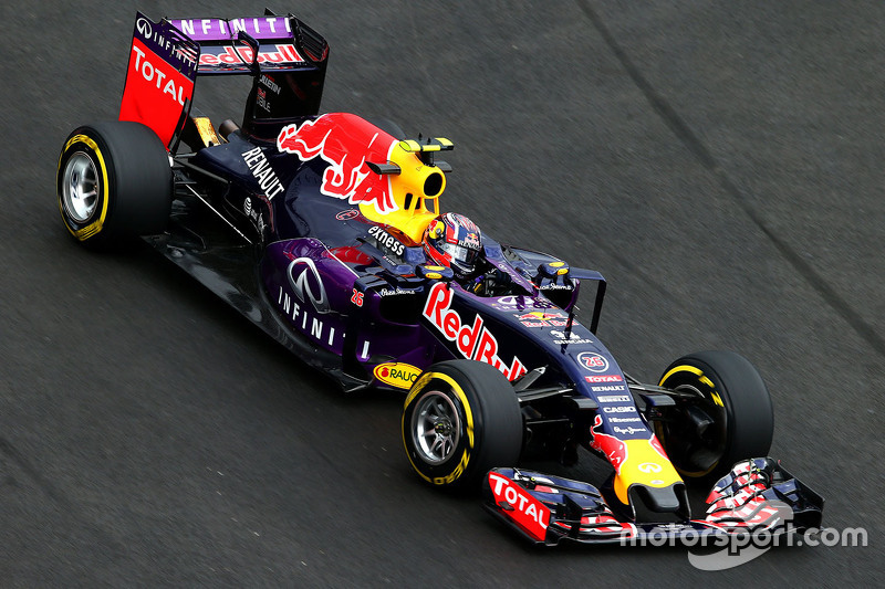 2015 год. За рулем болида Red Bull RB11 по ходу первой пятничной тренировки