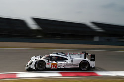 #17 Porsche Team Porsche 919 Hybrid: Timo Bernhard, Mark Webber, Brendon Hartley