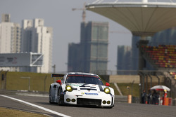 #91 Porsche Team Manthey Porsche 911 RSR : Richard Lietz, Michael Christensen