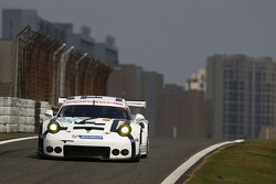 #92 Porsche Team Manthey Porsche 911 RSR : Frédéric Makowiecki, Patrick Pilet