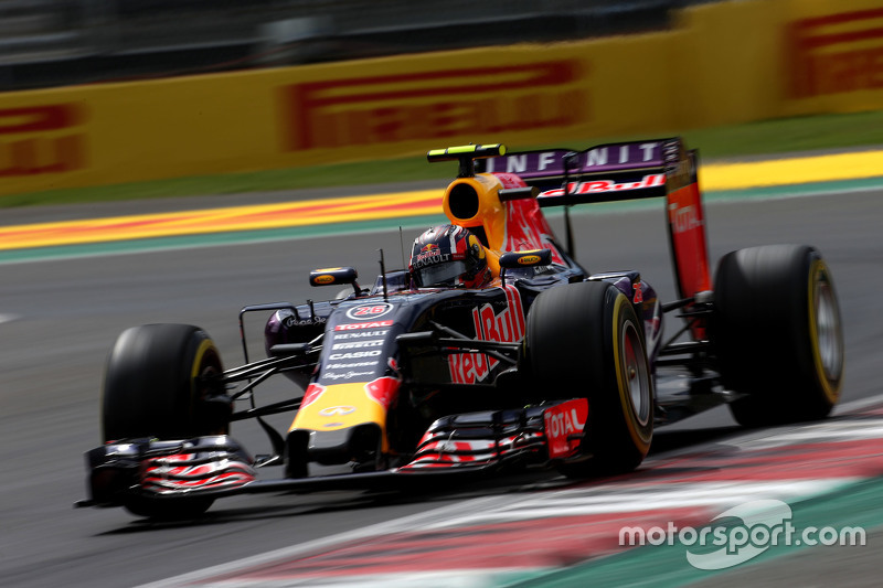 2015 год. За рулем болида Red Bull RB11 по ходу субботней тренировки