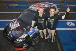 Dirk und Tim Groneck, VLN-Gewinner 2015