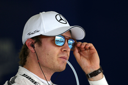 Ganador de la pole Nico Rosberg, Mercedes AMG F1 Team