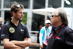 Romain Grosjean, Lotus F1 Team met Gene Haas, directeur Haas Automotion