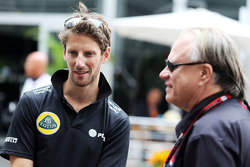 Romain Grosjean, Lotus F1 Team avec Gene Haas, Président de Haas Automotion