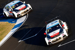 Sébastien Loeb, Citroën C-Elysée WTCC, Citroën World Touring Car team and Yvan Muller, Citroën C-Elysée WTCC, Citroën World Touring Car team