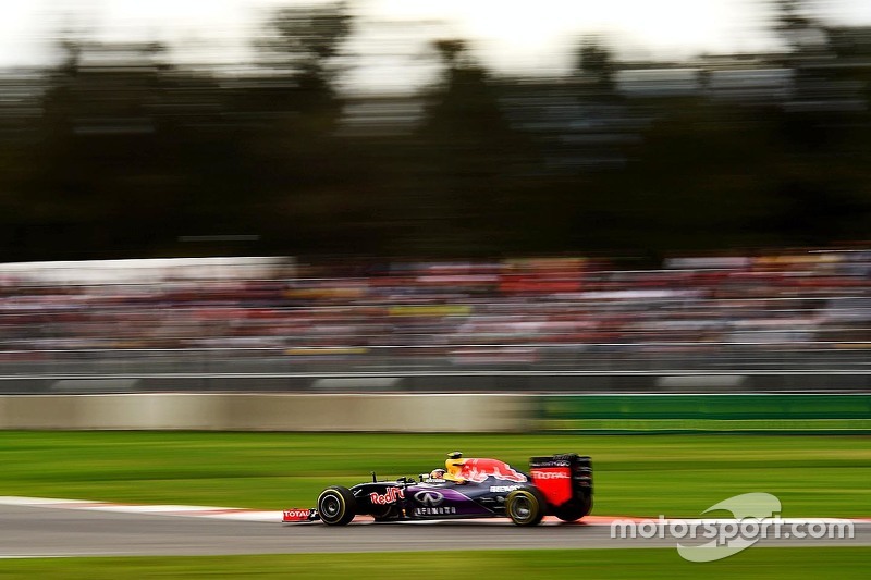 2015 год. За рулем болида Red Bull RB11 по ходу субботней тренировки