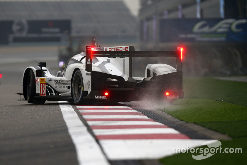 #18 Porsche Team Porsche 919 Hybrid: Romain Dumas, Neel Jani, Marc Lieb