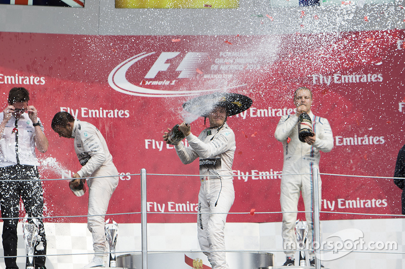 Podio: Primer lugar Nico Rosberg, Mercedes AMG F1, Segundo Lugar Lewis Hamilton Mercedes AMG F1 y el