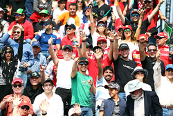 Des fans dans les tribunes