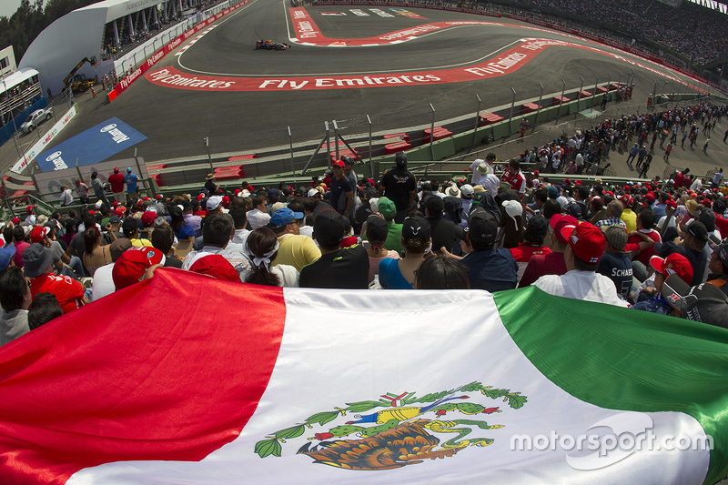 Fanáticos en la tribuna