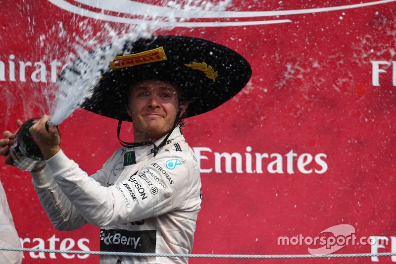 Podium: winnaar Nico Rosberg, Mercedes AMG F1 W06