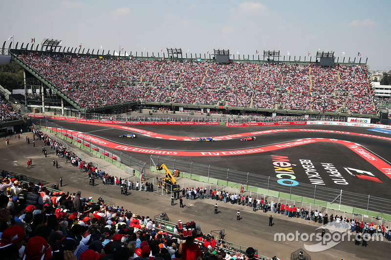 Arquibancada do estádio é um dos destaques do novo autódromo
