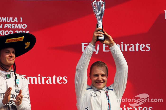 También fue podio en Bottas. ¿Sabéis de quién estuvo acompañado? Correcto, Rosberg y Hamilton. Fue 5º en el mundial.