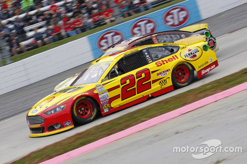 Logano en pole