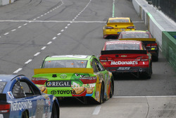 Kyle Busch, Joe Gibbs Racing Toyota and Jamie McMurray, Chip Ganassi Racing Chevrolet