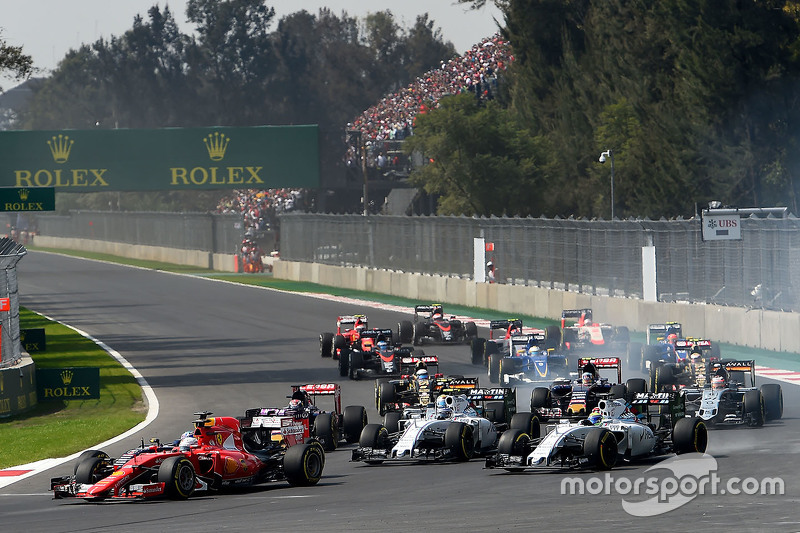 Sebastian Vettel, Ferrari SF15-T bij de start