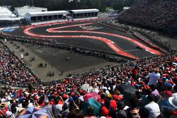 Les spectateurs dans les tribunes du stadium