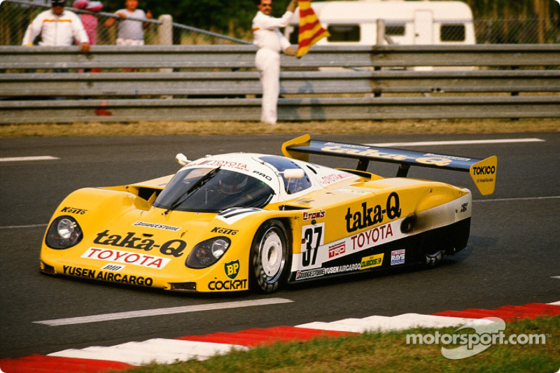 #37 Toyota Tom's Team, Toyota 89 CV: Johnny Dumfries, Geoff Lees, John Watson