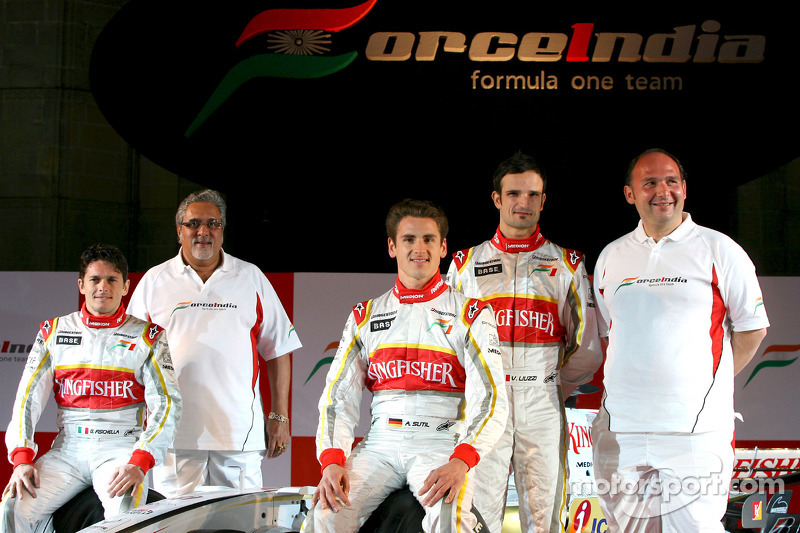 Giancarlo Fisichella, Vijay Mallya, Adrian Sutil, Vitantonio Liuzzi y Dr Colin Kolles, Force India F1 Team Manager