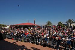 Junior Johnson e Buddy Baker, lendas da NASCAR, participam de fórum com os fãs