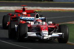 Timo Glock, Toyota F1 Team, Kimi Raikkonen, Scuderia Ferrari