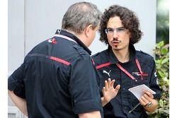 Laurent Mekies, Chief Engineer, Scuderia Toro Rosso and Giorgio Ascanelli, Scuderia Toro Rosso, Technical Director