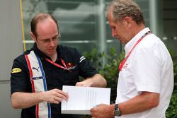 Neil Martin con Helmut Marko, consulente motorsport della Red Bull