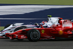 Robert Kubica, BMW Sauber F1 Team, F3.08 ve Kimi Raikkonen, Scuderia Ferrari, F2008