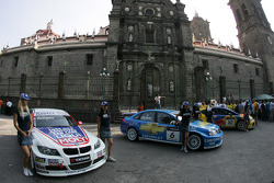 Parade in the city of Puebla with teams and drivers