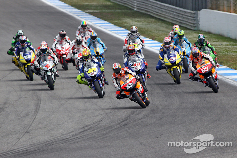 Départ : Dani Pedrosa prend la tête