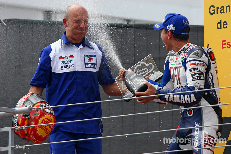 Jorge Lorenzo fête sa victoire avec Daniele Romagnoli