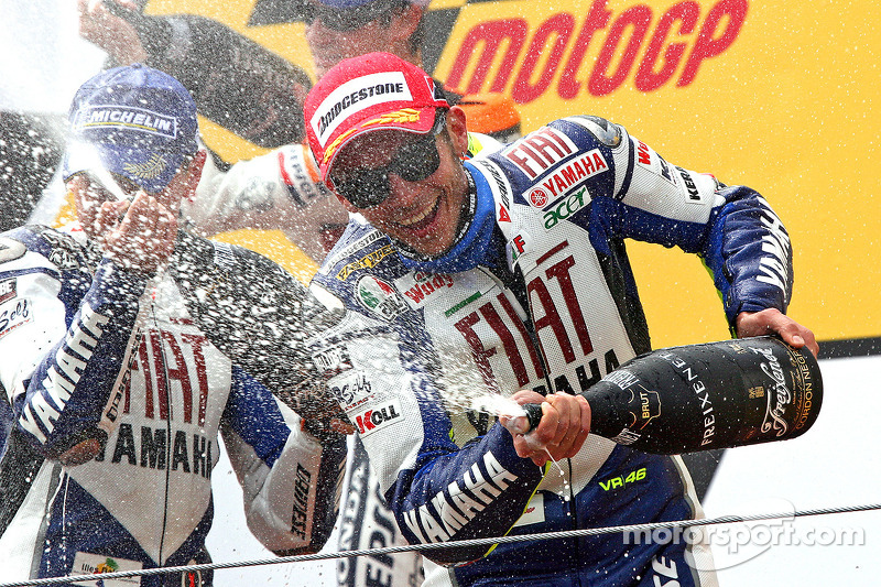 Champagne pour Jorge Lorenzo et Valentino Rossi