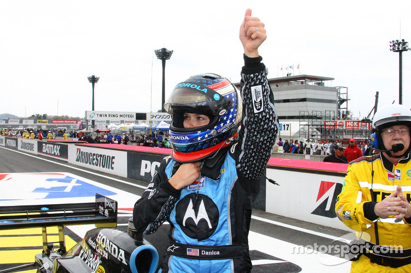 Danica Patrick comemora