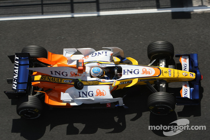 2008: 雷诺 R28 赛车