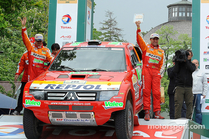 2007: Stéphane Peterhansel dan Jean-Paul Cottret, Mitsubishi Pajero Evolution