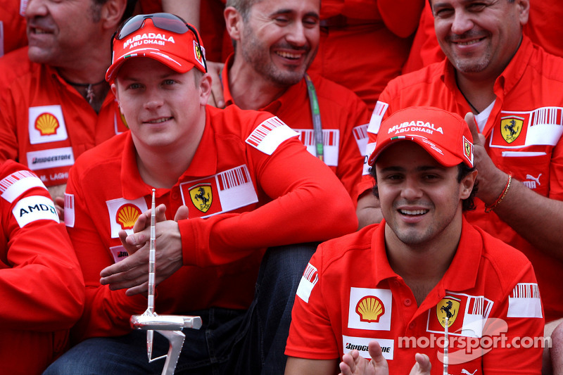 Dupla da Ferrari celebra