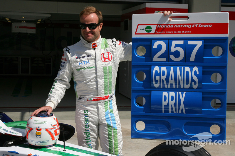 Rubens Barrichello, Honda Racing F1 Team, celebrando 257 corridas