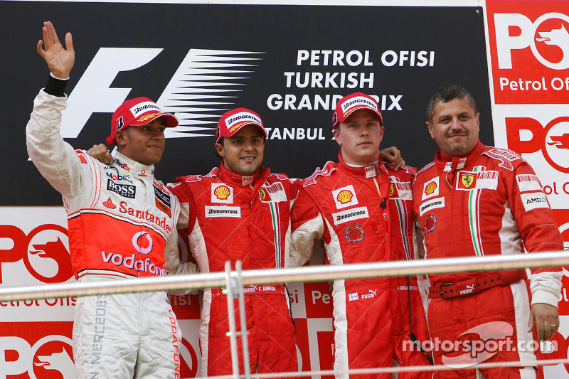 Podyum: Yarış galibi Felipe Massa ve Lewis Hamilton ve Kimi Raikkonen