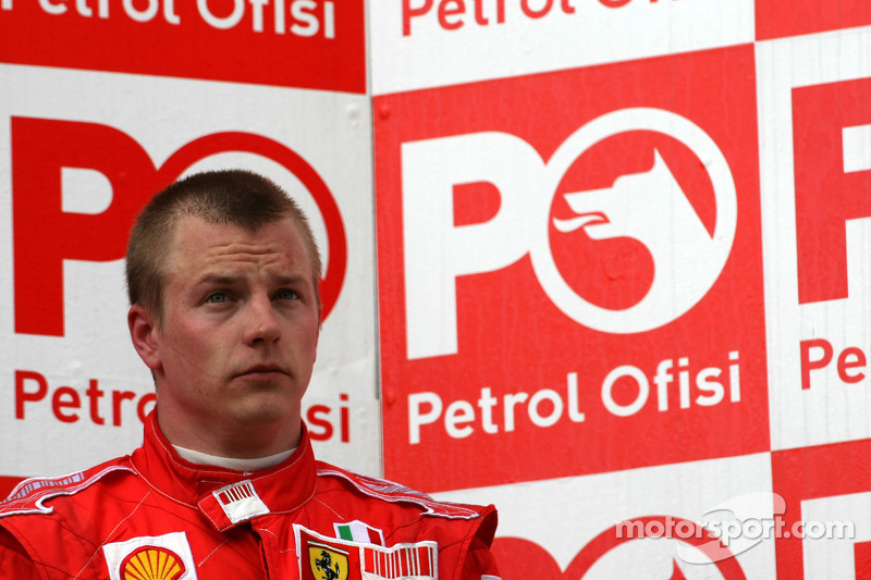 Kimi Raikkonen completou o pódio